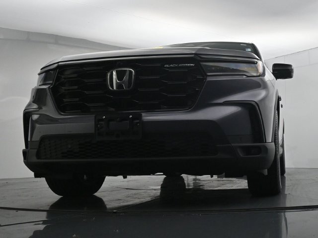 Used 2025 Honda Pilot Black Edition image 36