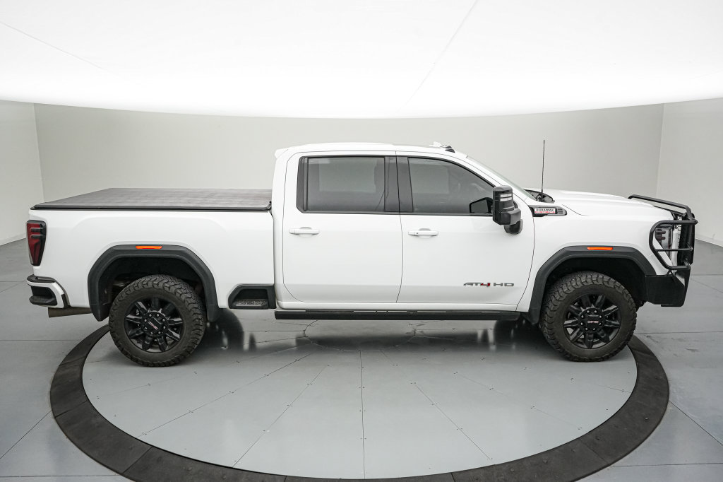 Used 2024 GMC Sierra 2500 AT4 w/ AT4 Premium Plus Package AWD/4WD image 3