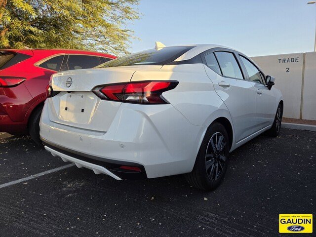 Used 2025 Nissan Versa SV FWD image 2