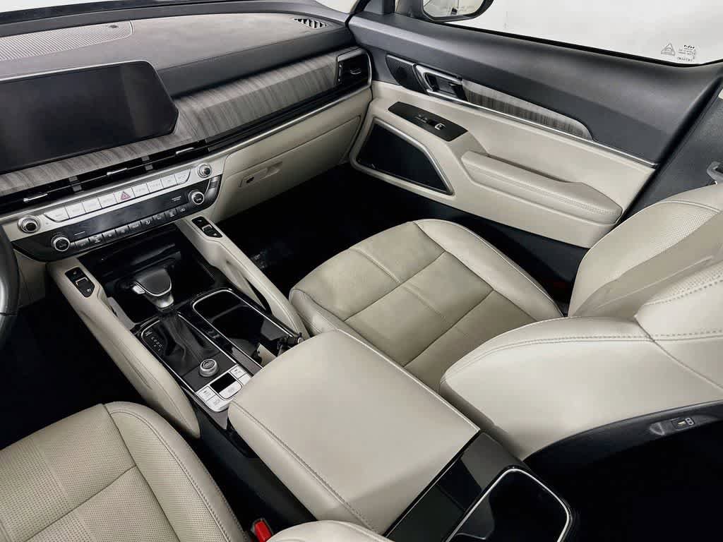 Used 2024 Kia Telluride EX w/ EX Captain's Chair Package FWD image 11