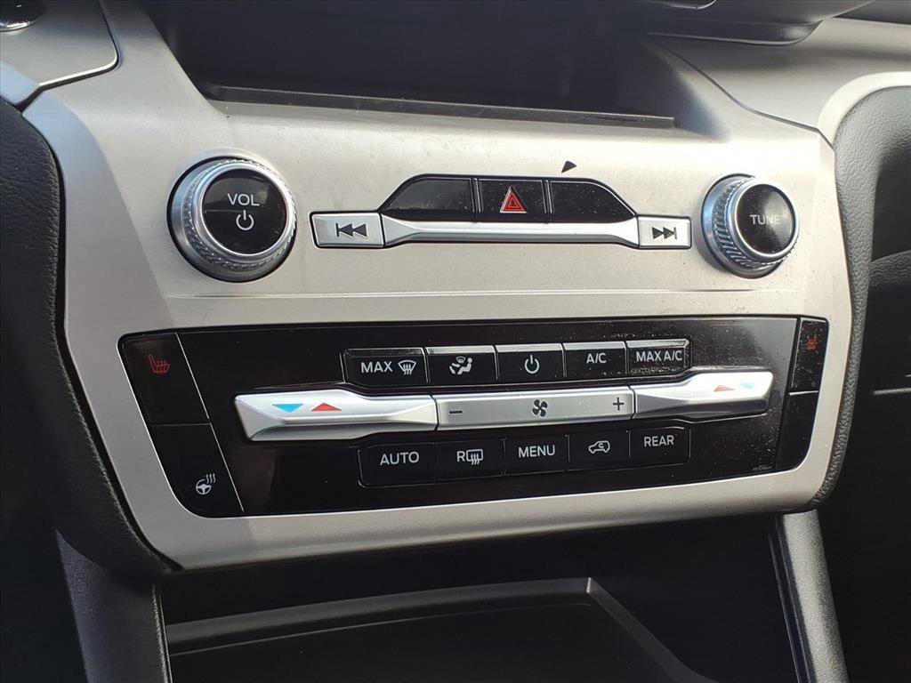 Certified 2020 Ford Explorer XLT w/ Equipment Group 202A image 19