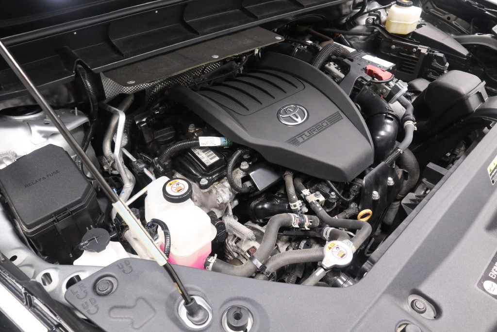 Used 2023 Toyota Highlander XLE AWD/4WD image 15