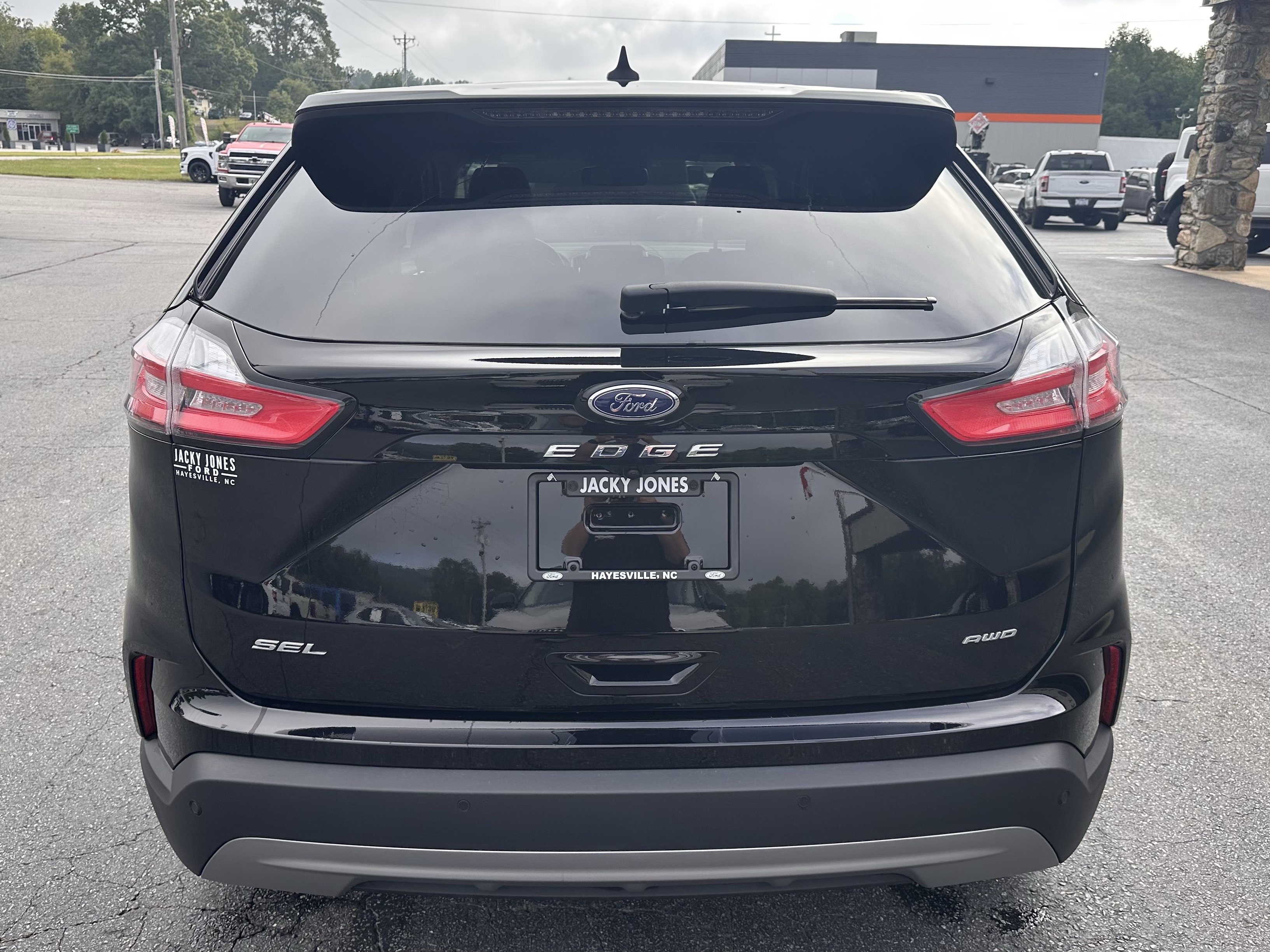 Certified 2024 Ford Edge SEL w/ Convenience Package AWD/4WD image 7