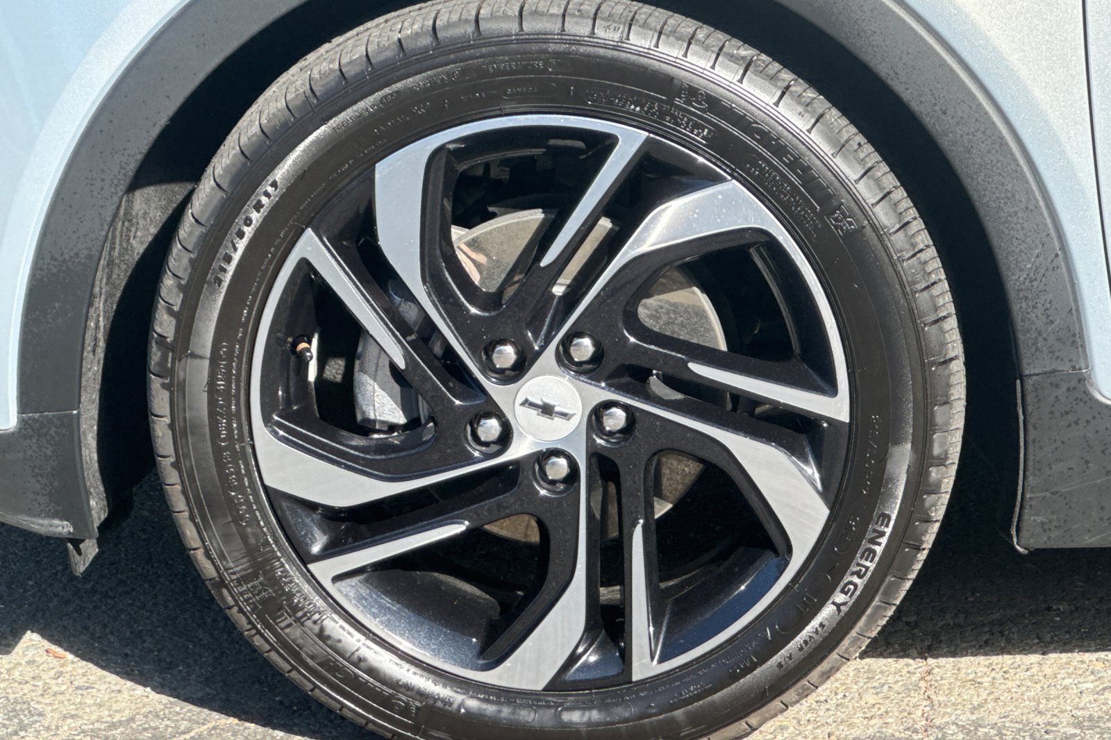 Used 2023 Chevrolet Bolt LT w/ Infotainment Package FWD image 46