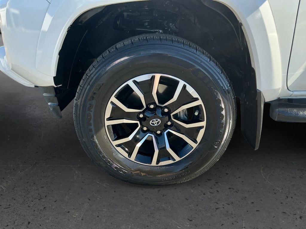 Used 2021 Toyota Tacoma TRD Sport w/ Blackout Package (TMS) AWD/4WD image 13