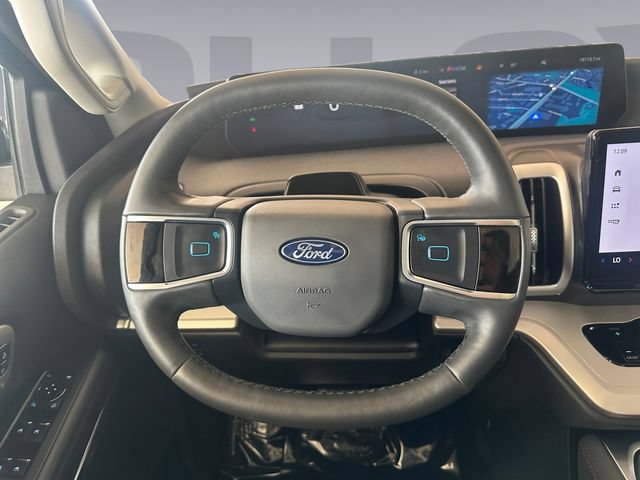 Certified 2025 Ford Expedition Active AWD/4WD image 13