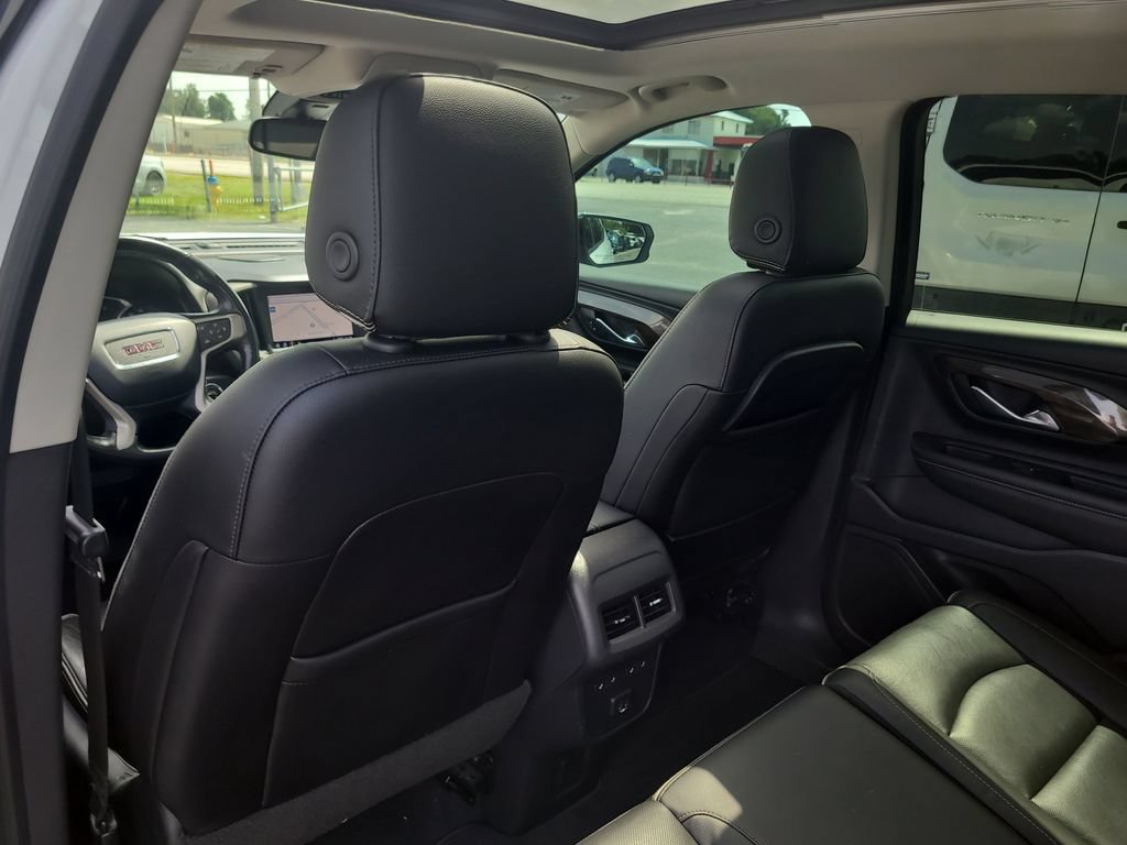 Used 2020 GMC Terrain Denali w/ Denali Premium Package FWD image 9
