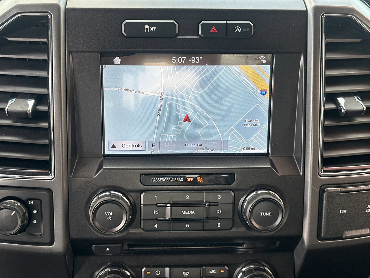 Certified 2018 Ford F150 XLT w/ Equipment Group 302A Luxury AWD/4WD image 30