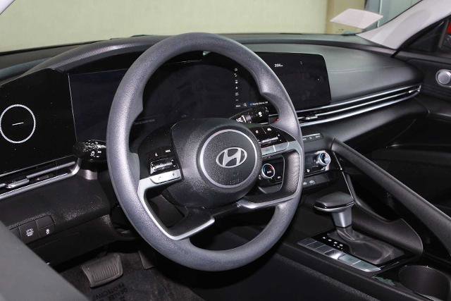 Used 2024 Hyundai Elantra Blue FWD image 28