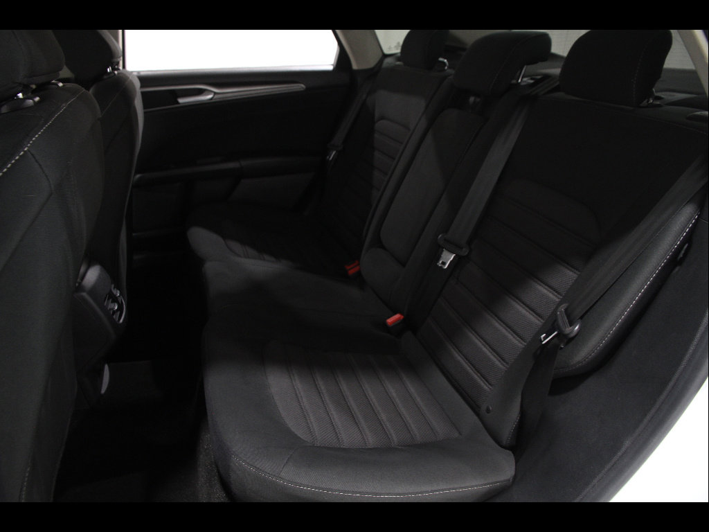 Certified 2020 Ford Fusion SE FWD image 20