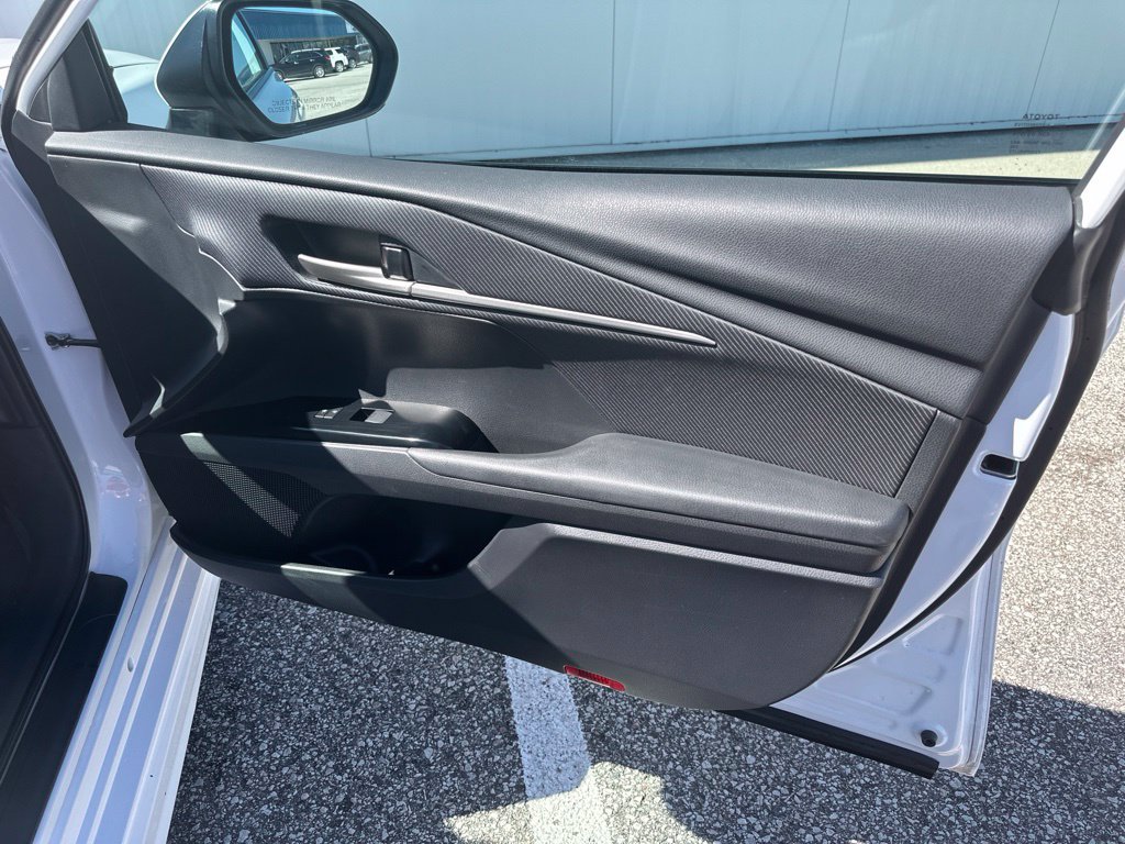 Used 2025 Toyota Camry SE FWD image 26