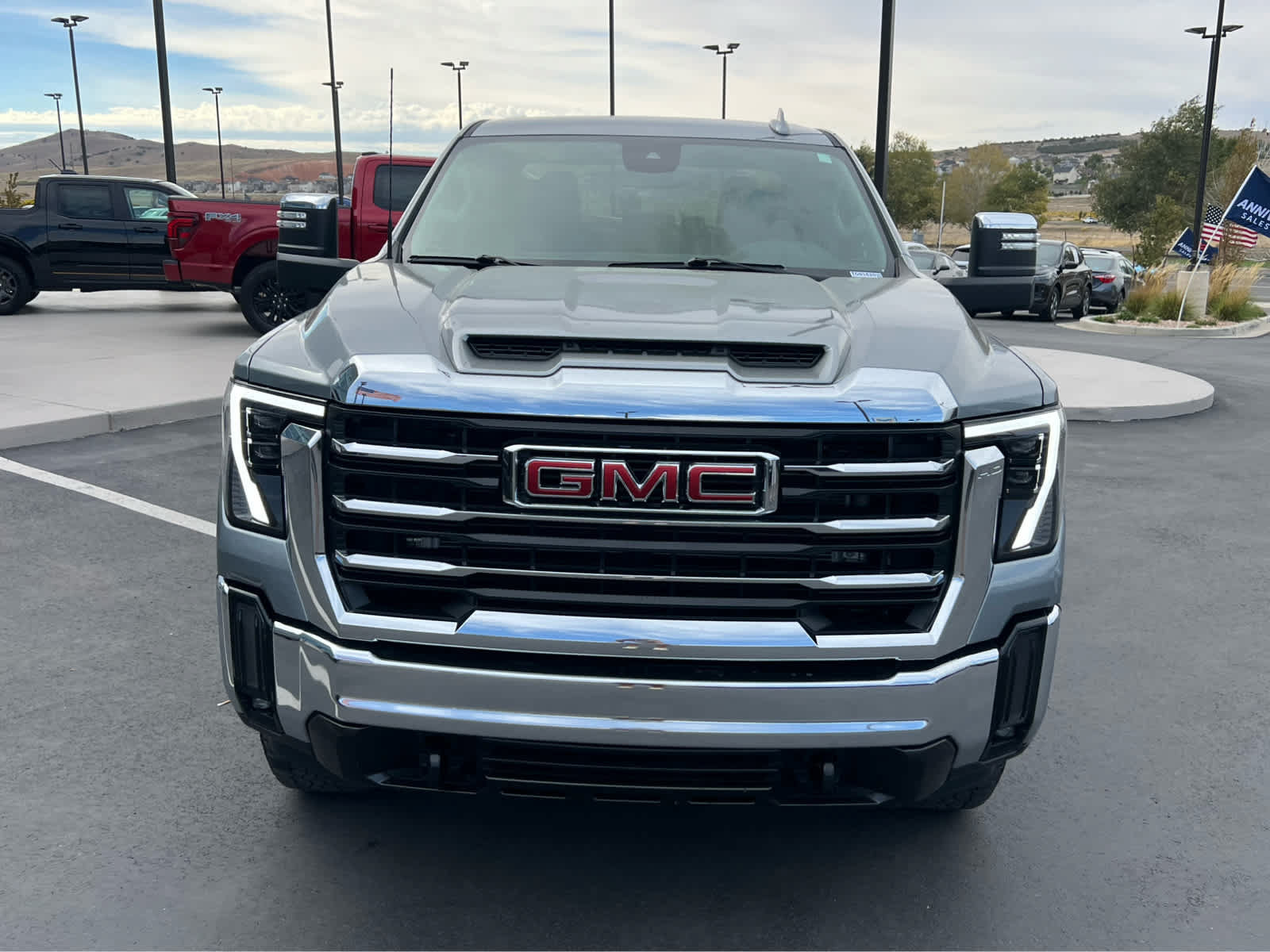 Used 2025 GMC Sierra 3500 SLT AWD/4WD image 3