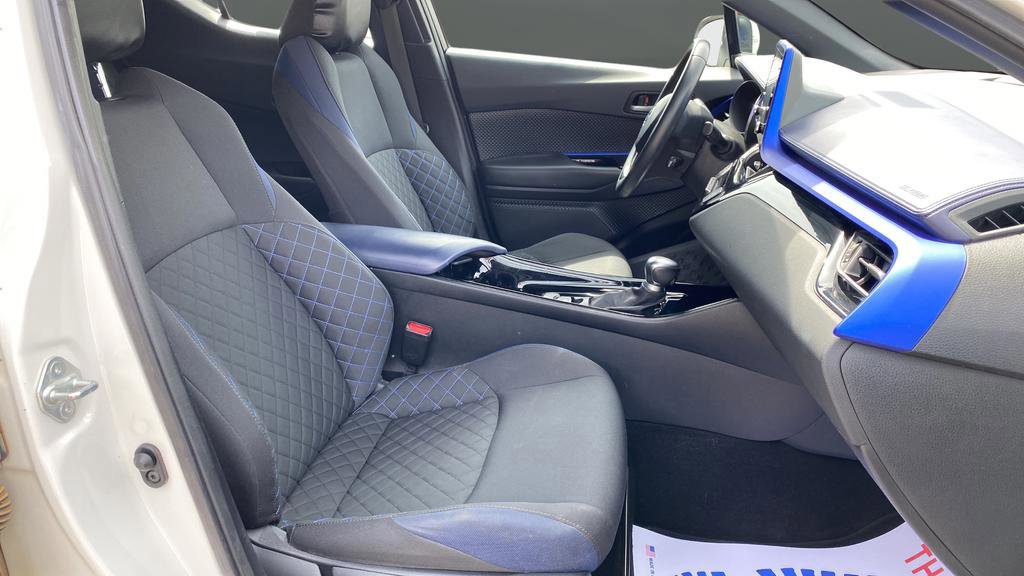 Used 2020 Toyota C-HR XLE FWD image 25