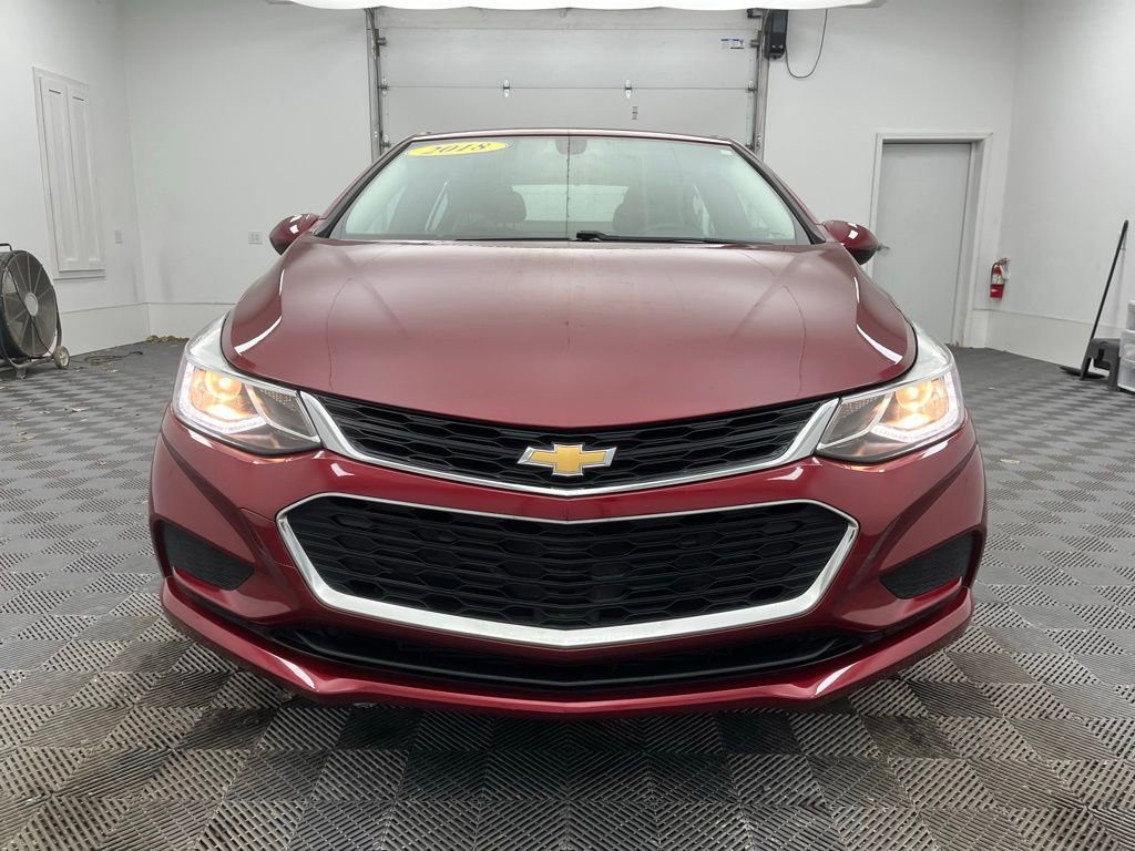 Used 2018 Chevrolet Cruze LT w/ Convenience Package image 9