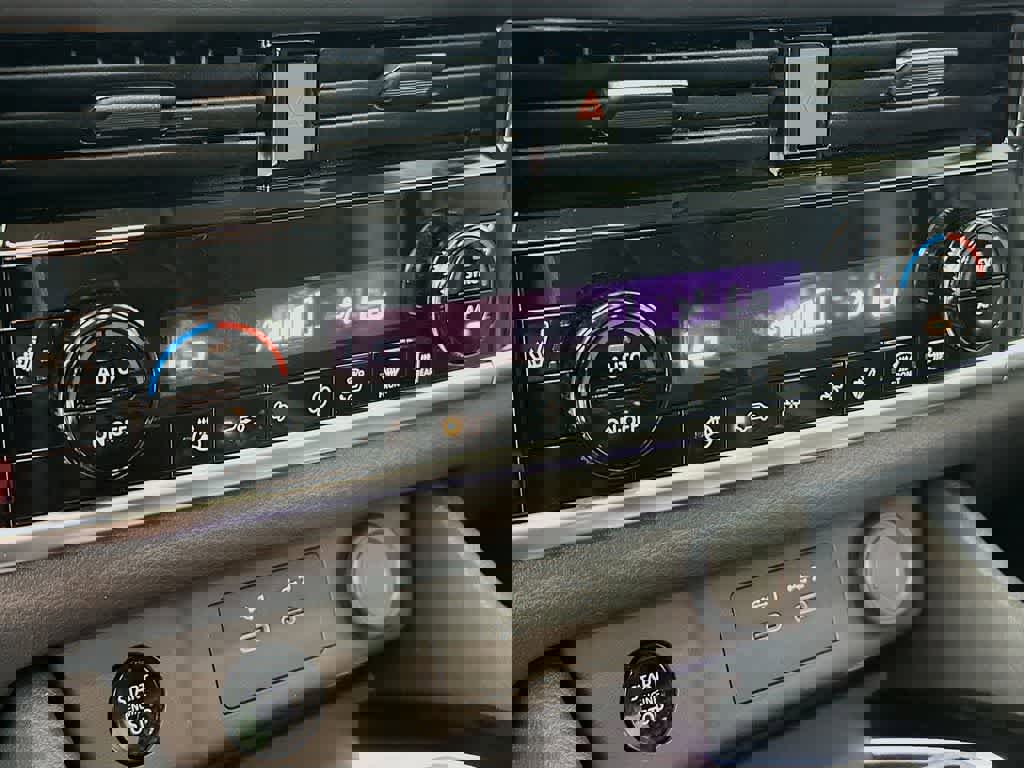 Used 2024 Nissan Rogue SL image 18