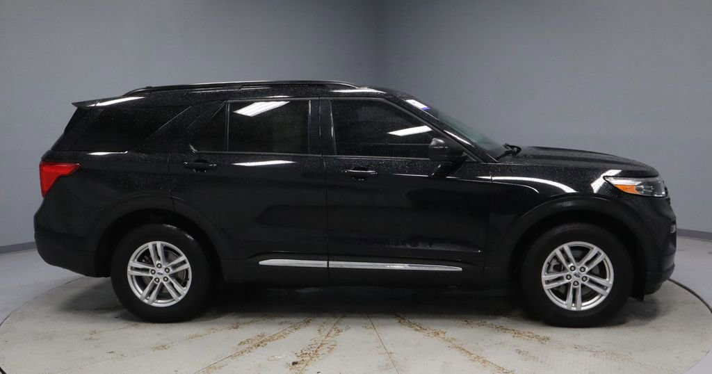 Certified 2023 Ford Explorer XLT AWD/4WD image 12