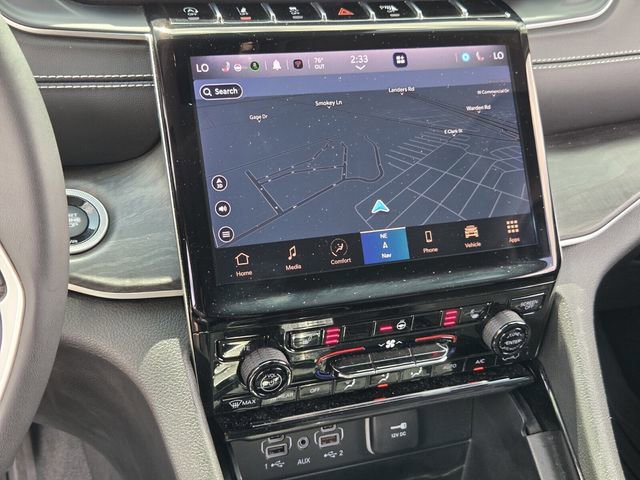 Used 2023 Jeep Grand Cherokee L Limited image 19