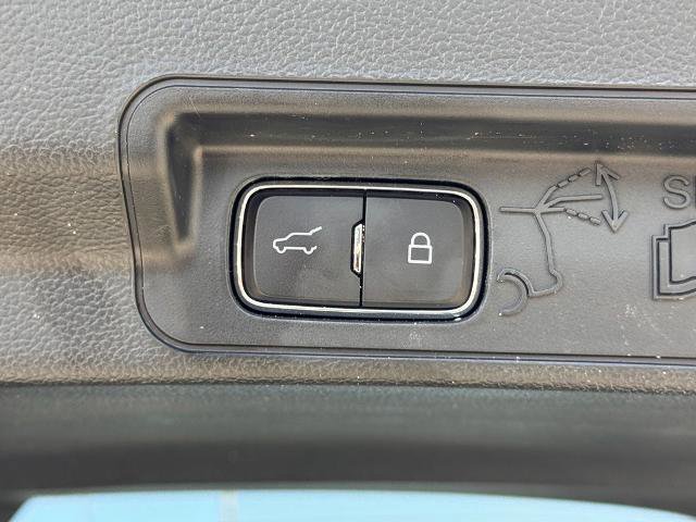 Certified 2023 Ford Explorer XLT RWD image 14