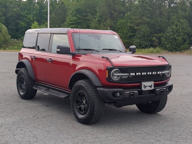 Certified 2025 Ford Bronco Badlands AWD/4WD image 2