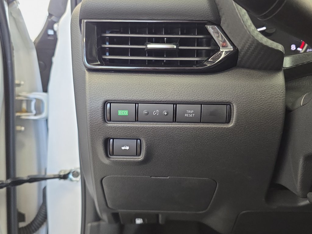 Used 2024 Nissan Sentra SV FWD image 23