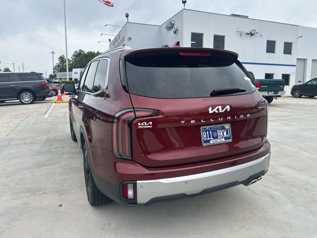 Used 2023 Kia Telluride EX w/ EX Captain's Chair Package FWD image 16