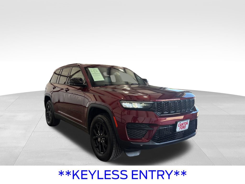 Used 2024 Jeep Grand Cherokee Altitude RWD image 10