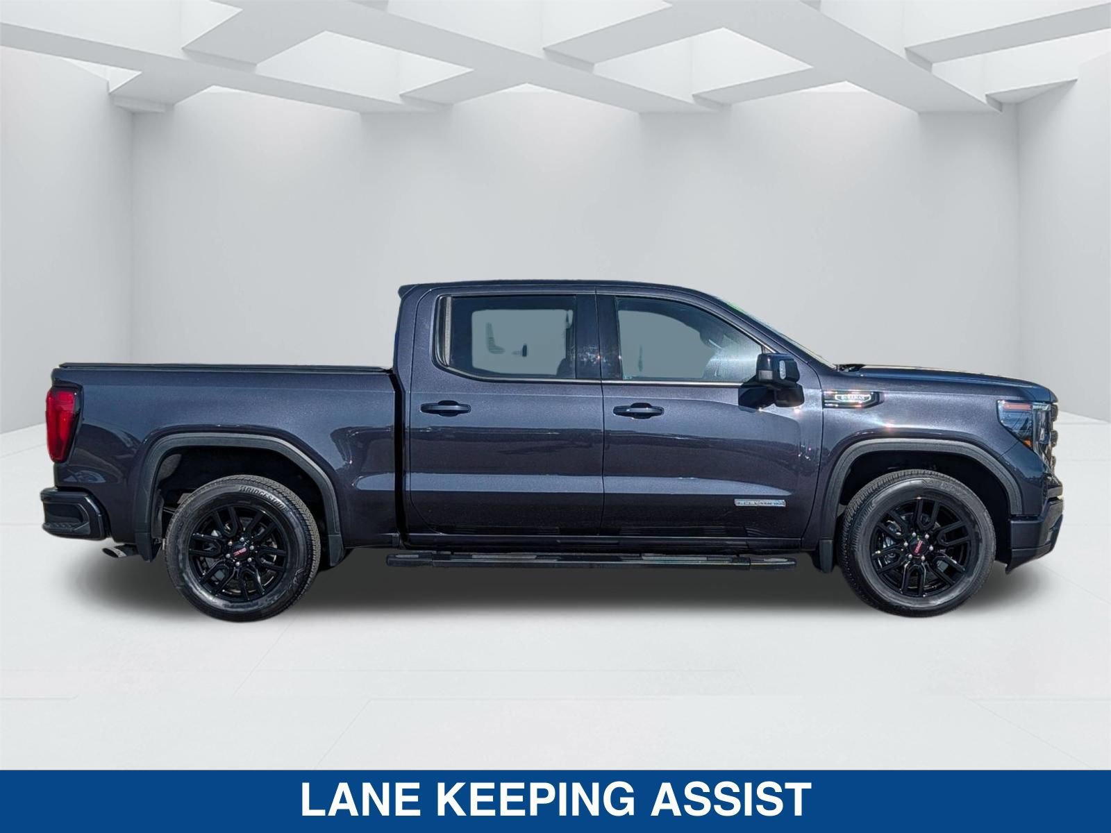 Used 2022 GMC Sierra 1500 Elevation w/ Elevation Premium Package image 6