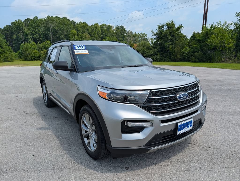 Certified 2023 Ford Explorer XLT w/ Equipment Group 202A AWD/4WD image 2