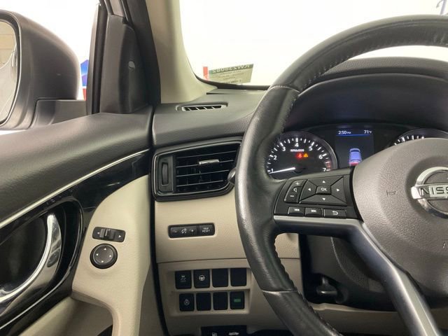 Used 2019 Nissan Rogue Sport SL w/ Premium Package image 25