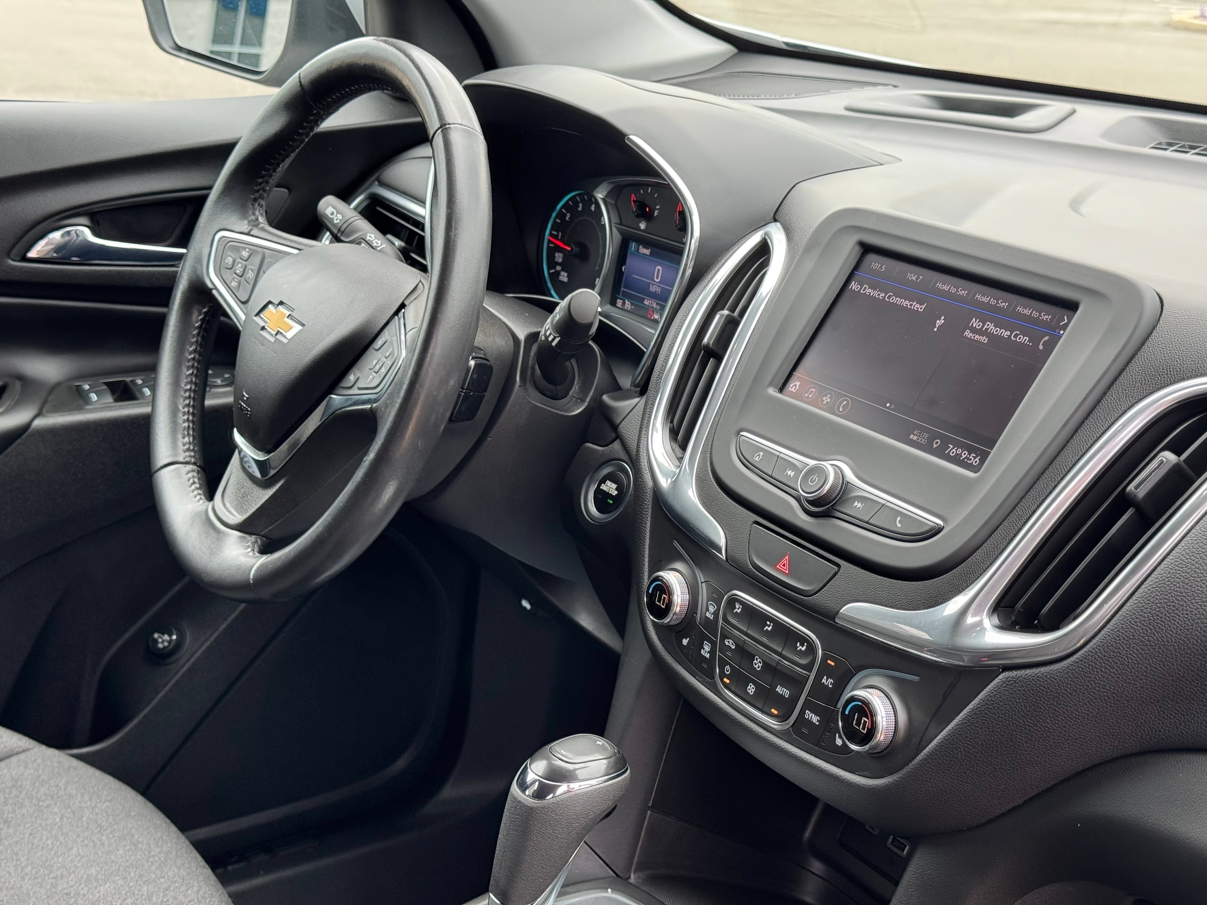Used 2020 Chevrolet Equinox LT FWD image 12