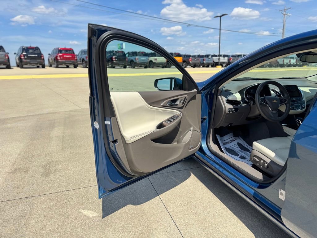 Used 2024 Chevrolet Malibu LT FWD image 10