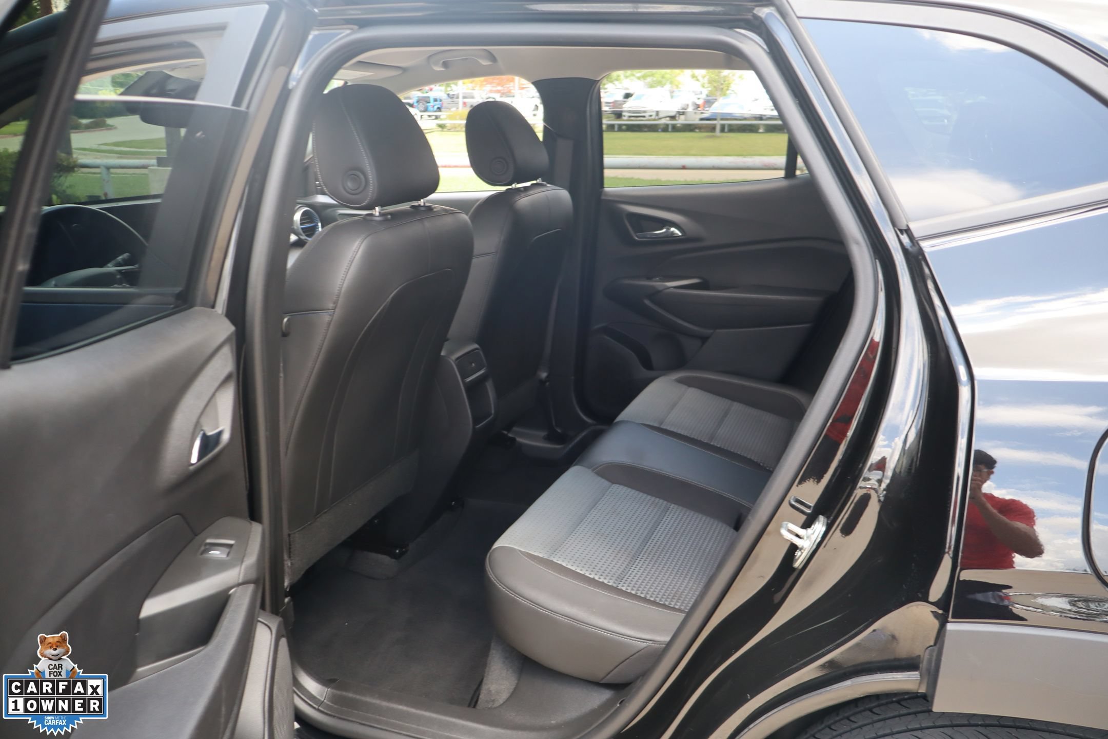 Used 2025 Chevrolet Trax LT w/ LT Convenience Package FWD image 26