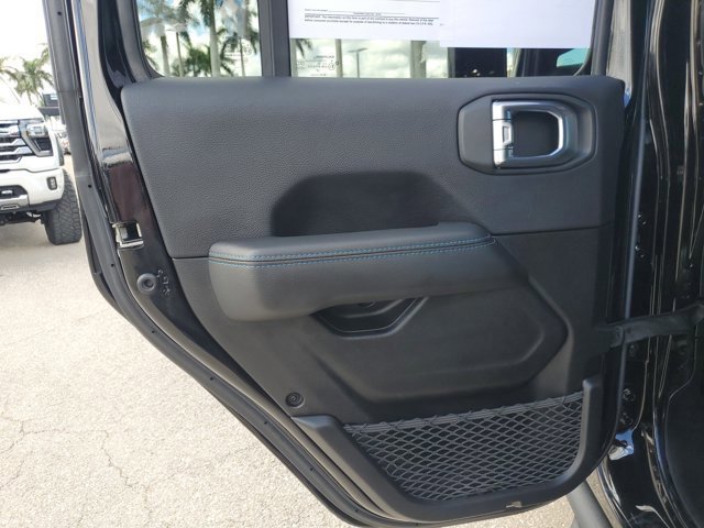 Used 2023 Jeep Wrangler Rubicon image 16