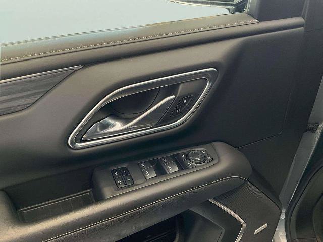 Used 2021 GMC Yukon SLT w/ SLT Premium Package AWD/4WD image 15