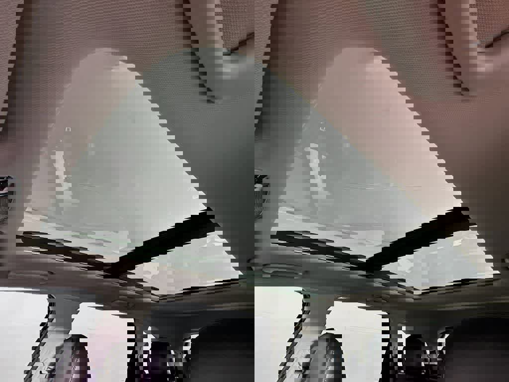 Used 2022 Kia Sorento S w/ Panoramic Sunroof Package image 32