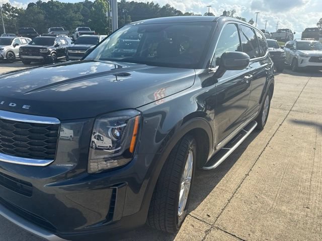 Used 2022 Kia Telluride LX AWD/4WD image 2