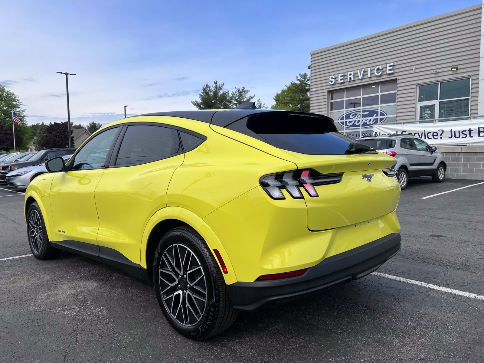 Certified 2025 Ford Mustang Mach-E Premium AWD/4WD image 10