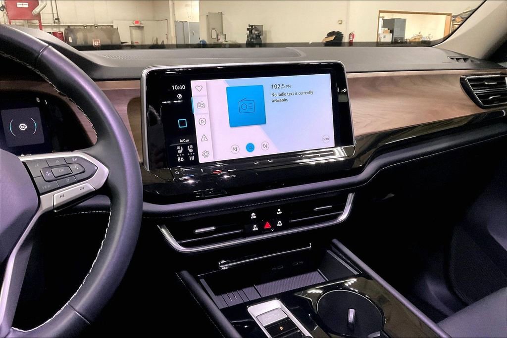 Used 2025 Volkswagen Atlas SE image 8