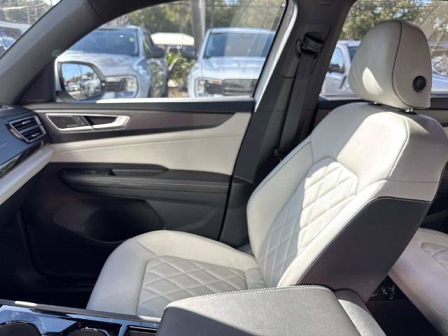 Used 2025 Volkswagen Atlas Cross Sport SEL Premium R-Line AWD/4WD image 15