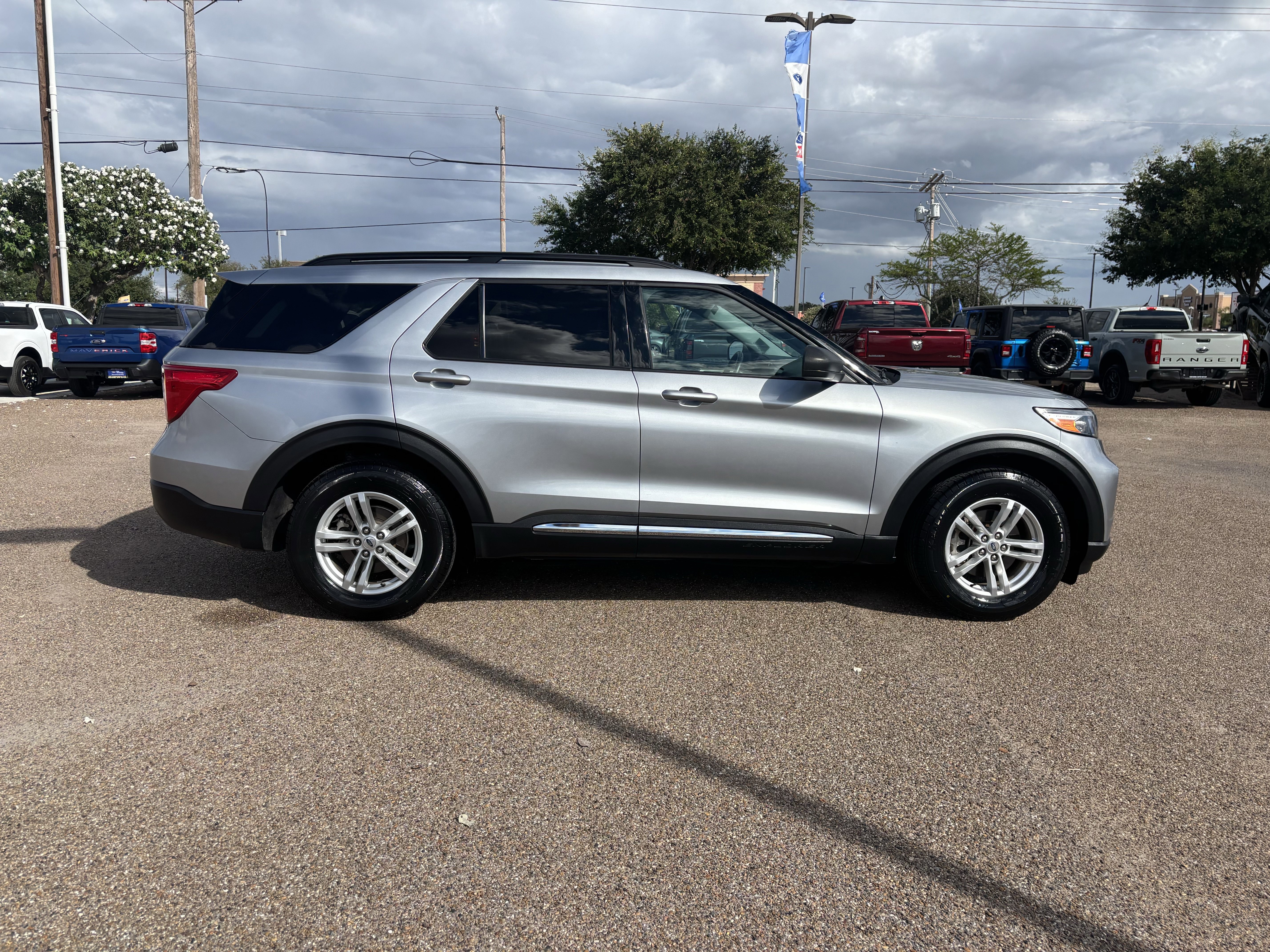 Certified 2023 Ford Explorer XLT image 5