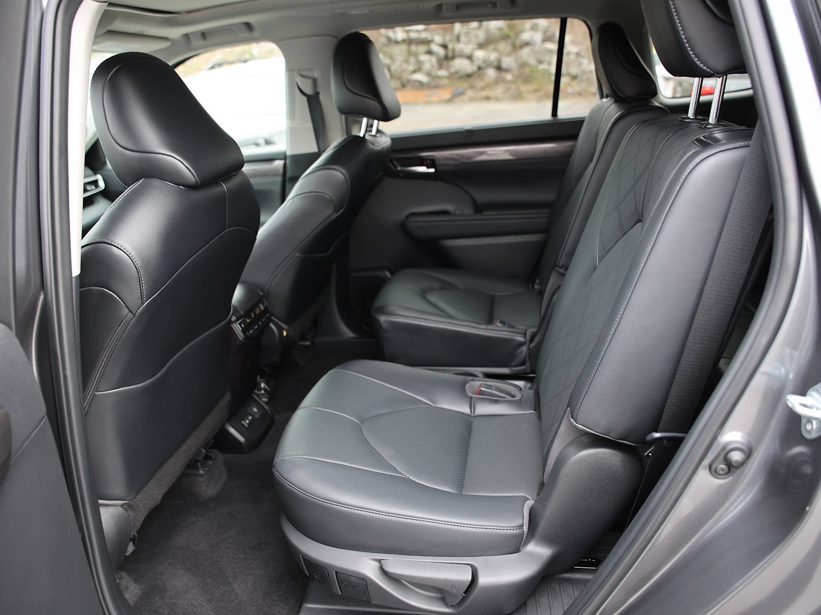 Used 2023 Toyota Highlander Platinum AWD/4WD image 21