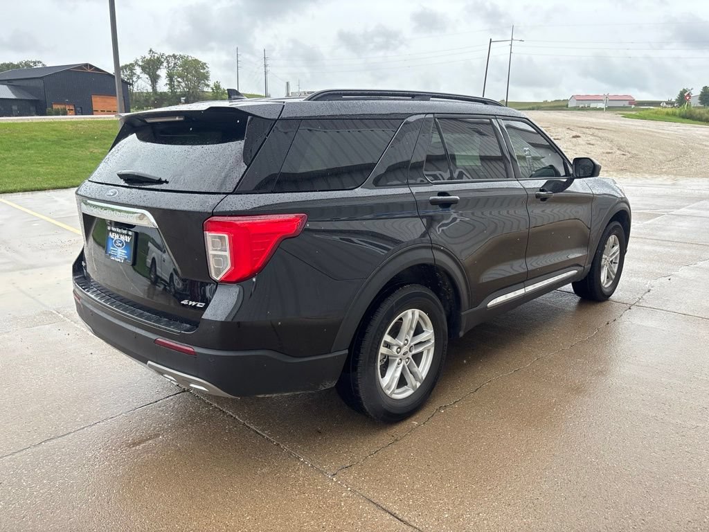 Certified 2024 Ford Explorer XLT w/ Equipment Group 202A AWD/4WD image 4