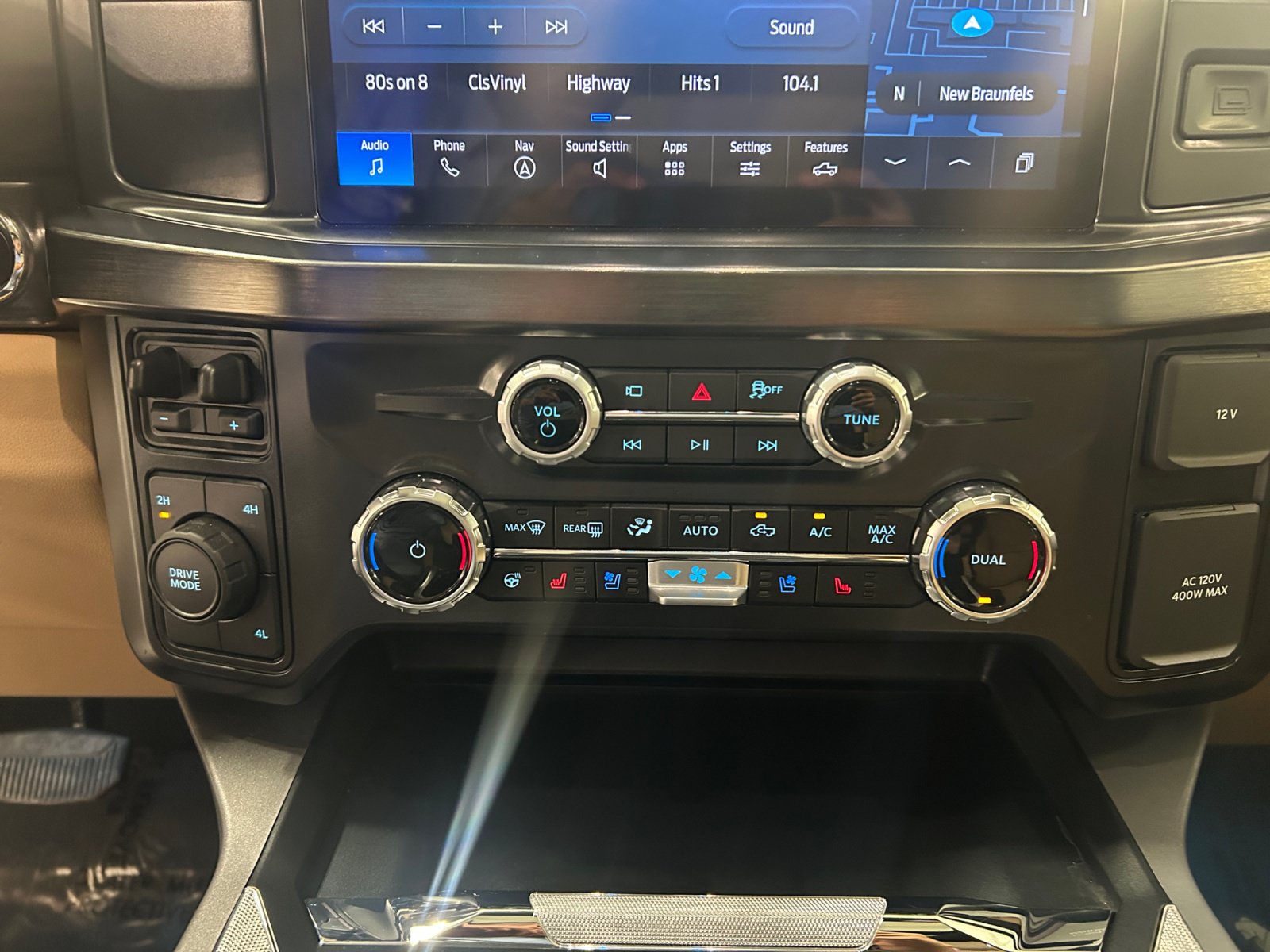 Certified 2025 Ford F350 Lariat w/ Camper Package AWD/4WD image 16
