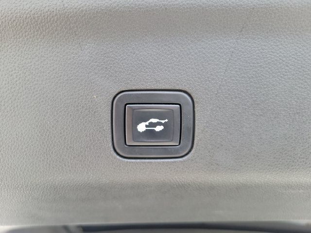 Used 2022 Chevrolet Tahoe RST w/ Luxury Package AWD/4WD image 7