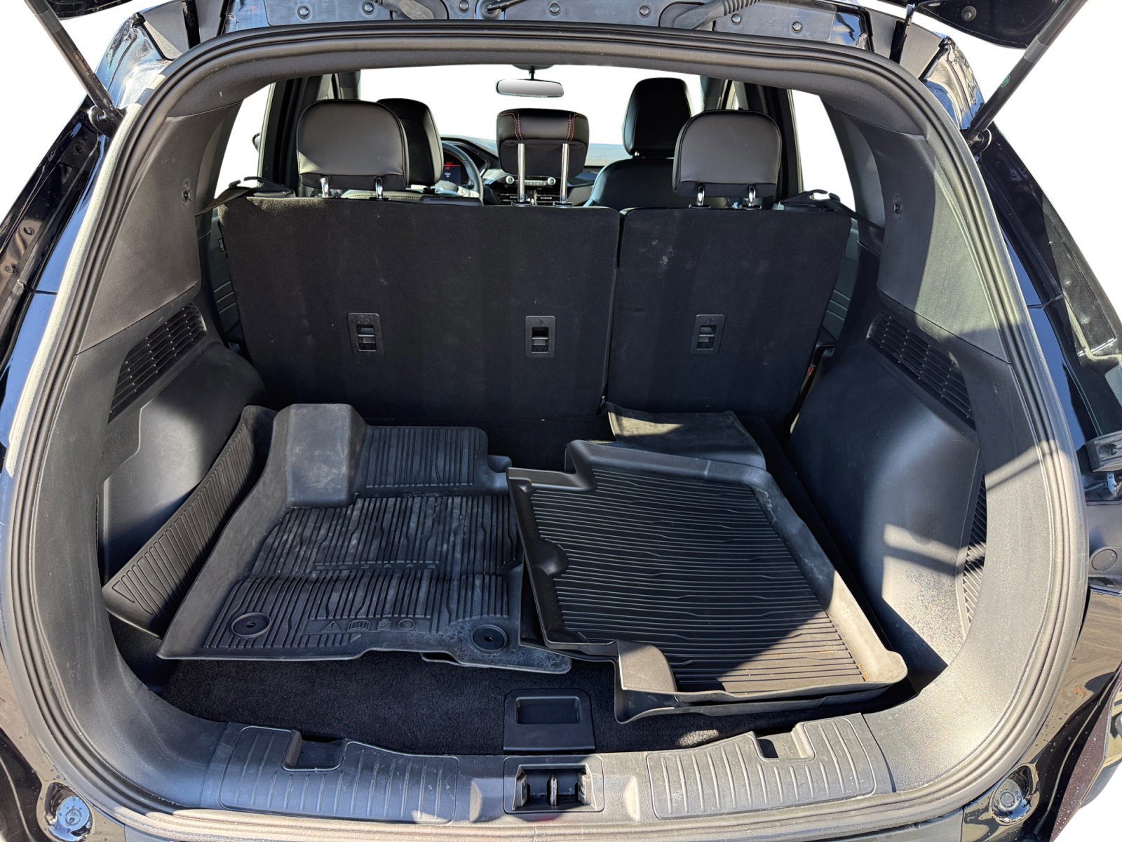 Certified 2025 Ford Escape ST-Line w/ Equipment Group 301A image 17