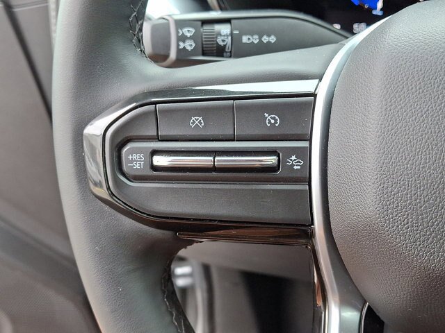 Used 2024 Chevrolet Colorado LT w/ LT Convenience Package AWD/4WD image 9