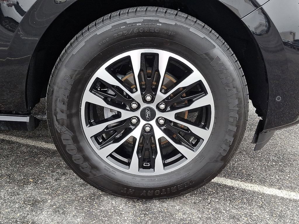 Certified 2025 Ford Expedition Max Platinum image 8