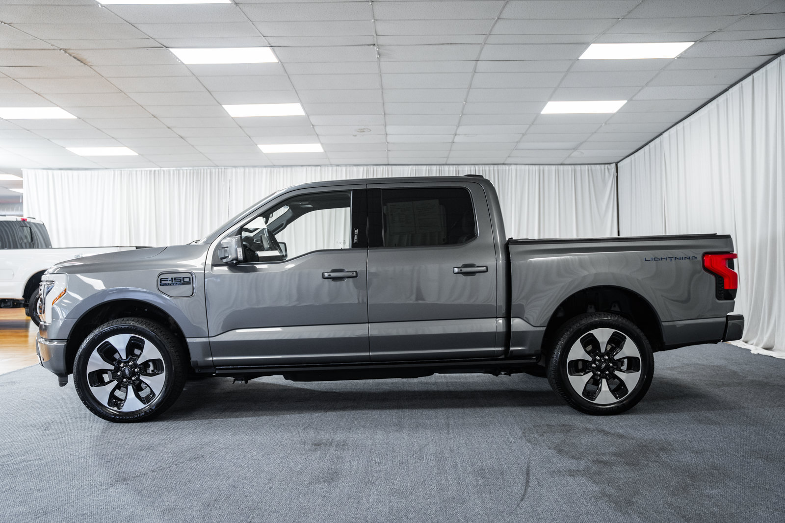 Certified 2025 Ford F150 Lightning Platinum AWD/4WD image 4