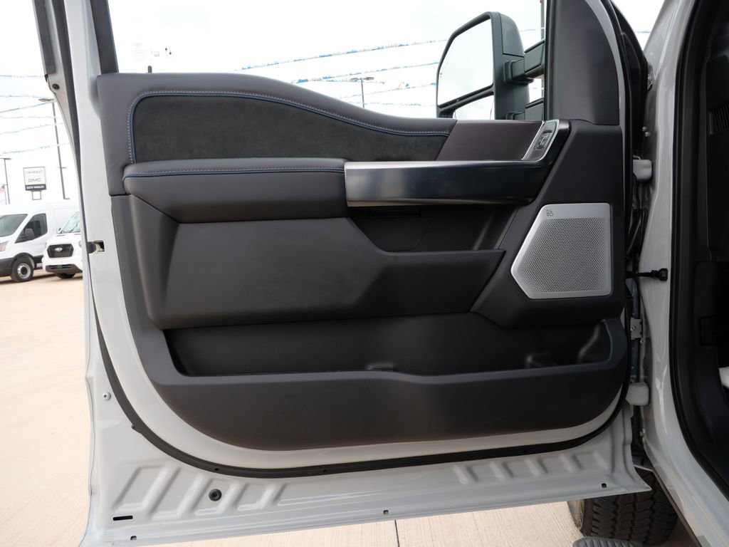 Certified 2026 Ford F250 Platinum AWD/4WD image 18