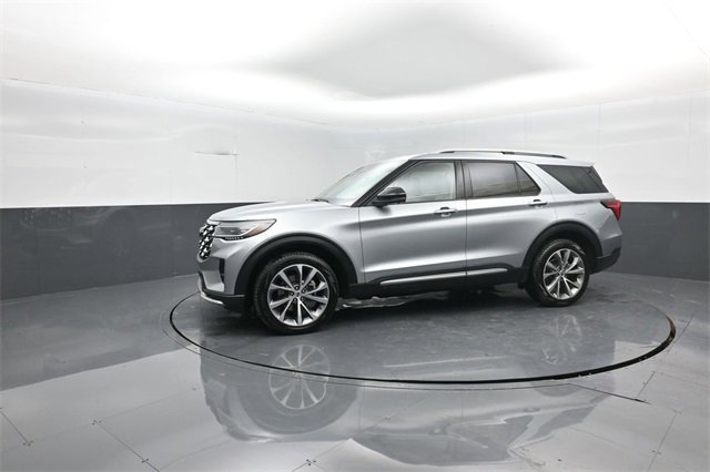 Certified 2025 Ford Explorer Platinum w/ Ultimate Package image 4
